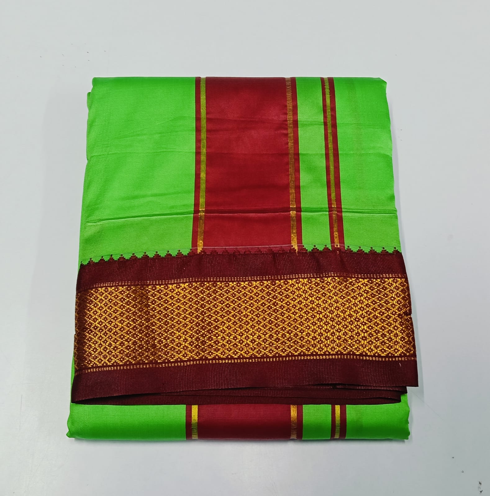 AP04 - 3 inch - Karishma Pattu 9+5 VESTI
