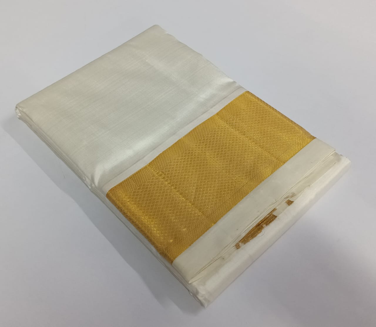 PURE-SILK-AND-HANDLOOM-DHOTIS-0012-8 Mullam